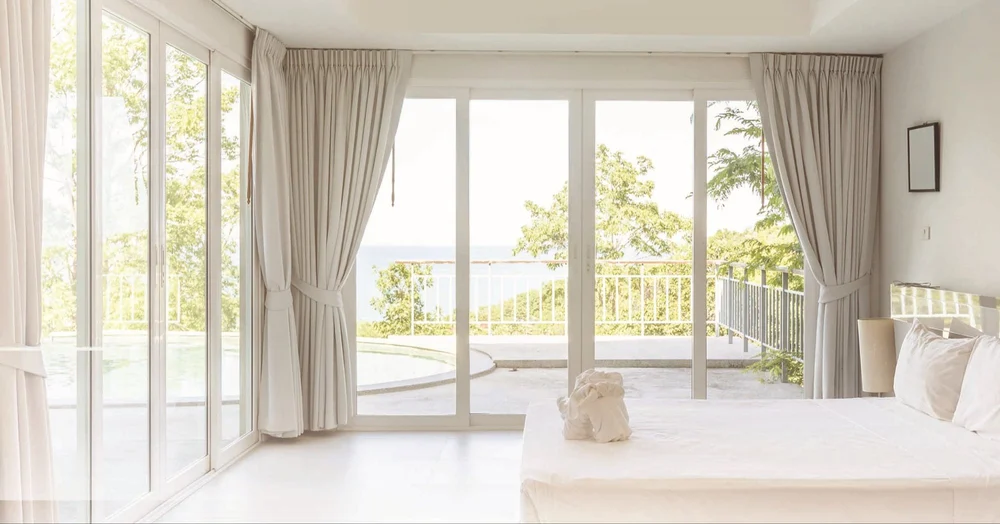 درب بالکنی سرویسی