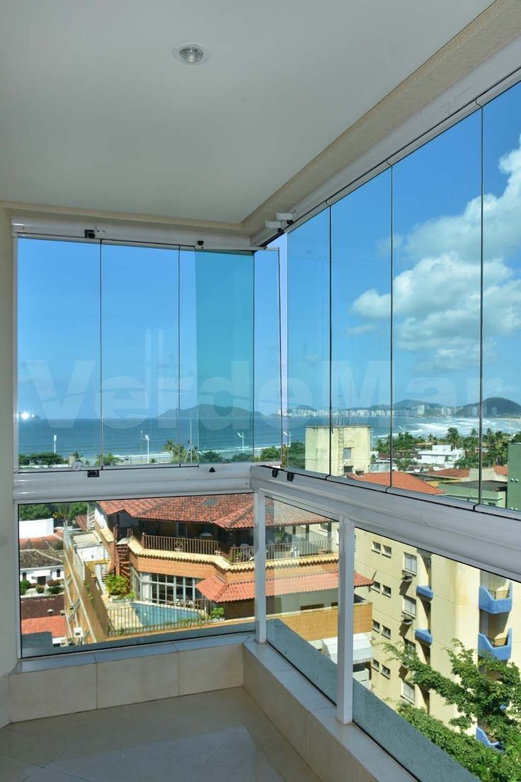 شیشه تاشو بالکن